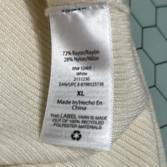 Sofia Vergara Sleeveless Top - Picture 4 of 4